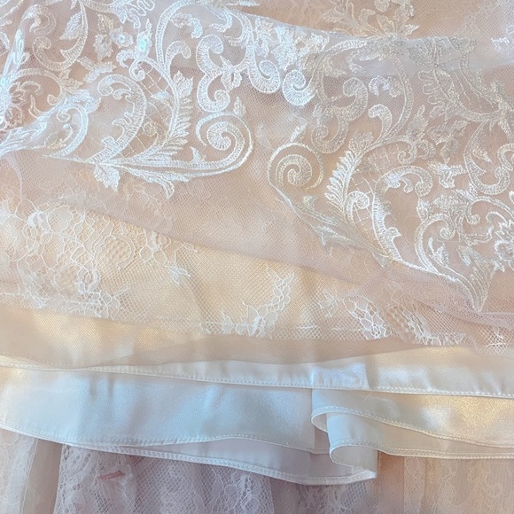 Oleg Cassini CWG807 cap sleeve plunging V neck. Ivory rose gold w/chapel train. - Picture 6 of 14